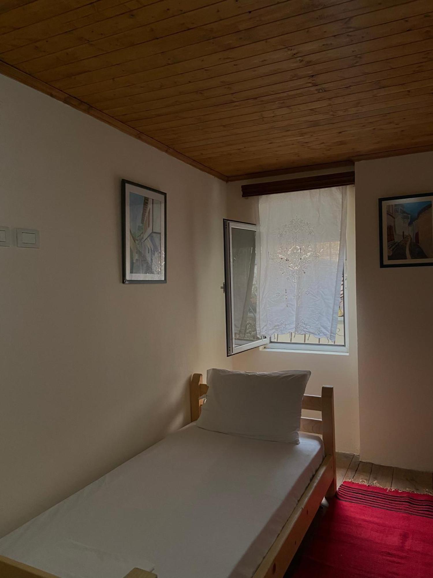 Teo'S Guest House Берат Экстерьер фото