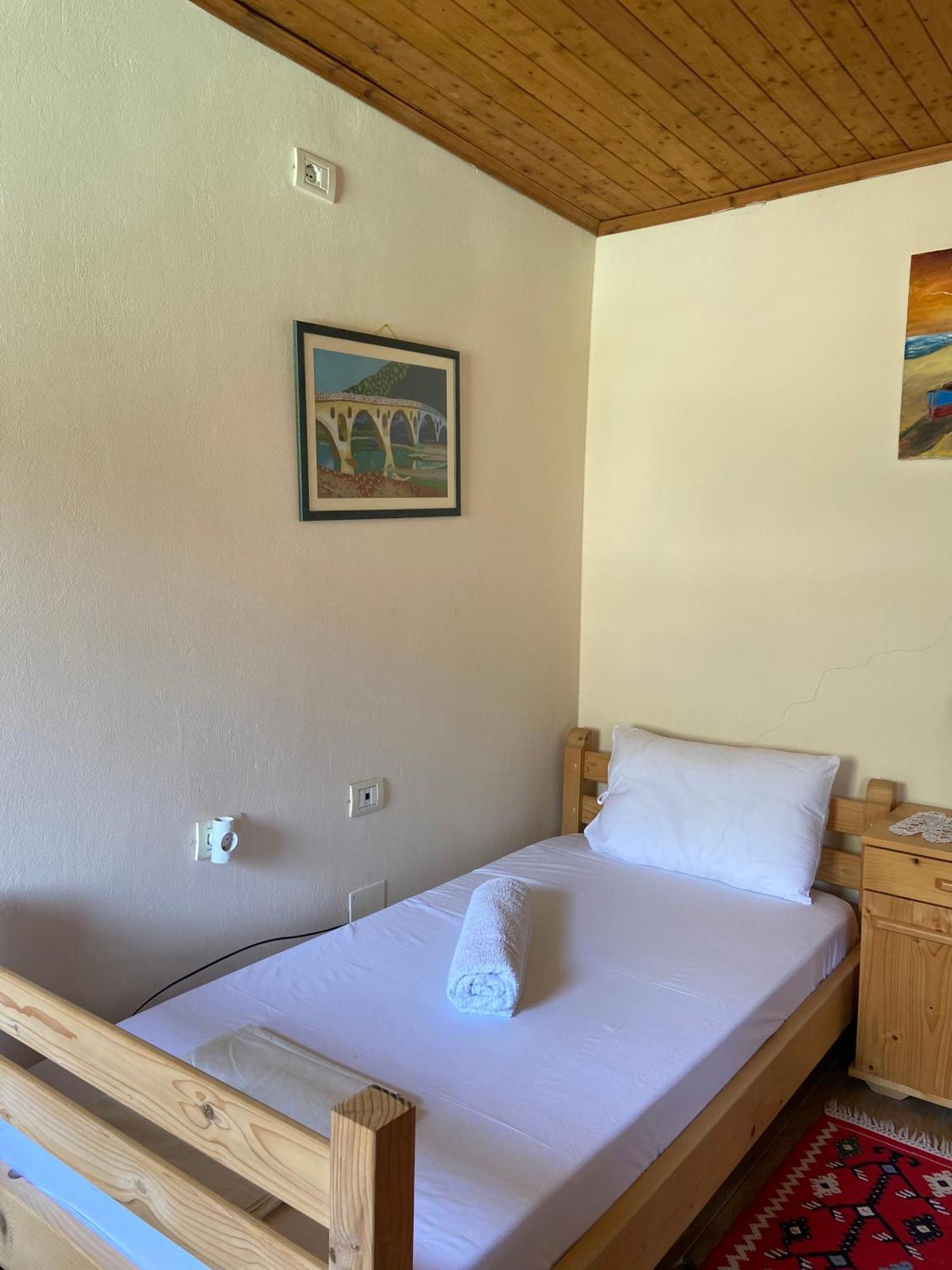 Teo'S Guest House Берат Экстерьер фото